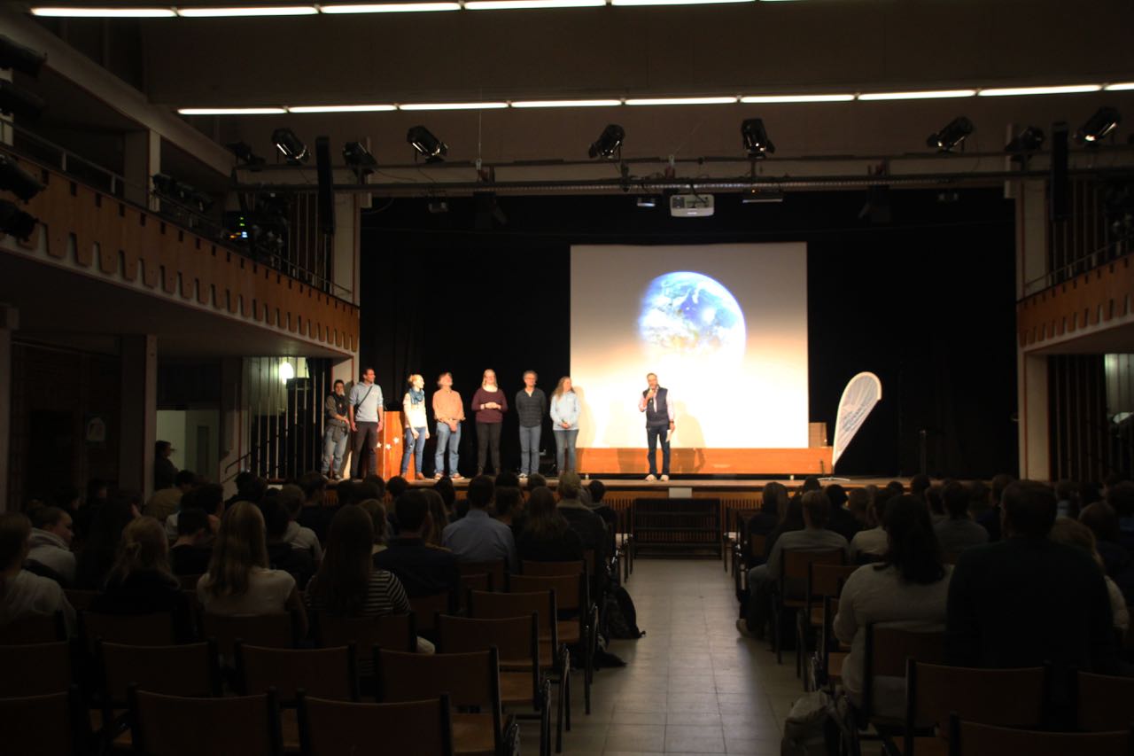 2022 Arved FuchsIMG_7547ArvedFuchs_OceanSummit_Hebbelschule_281022_Foto(c)OceanSummitKiel - Kopie.jpg